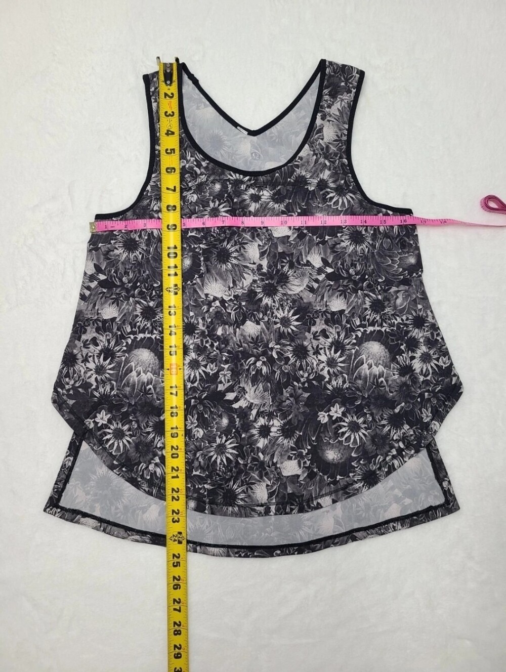Lululemon Run Split Singlet Tank Black Floral Print Size 6 - Picture 3 of 4
